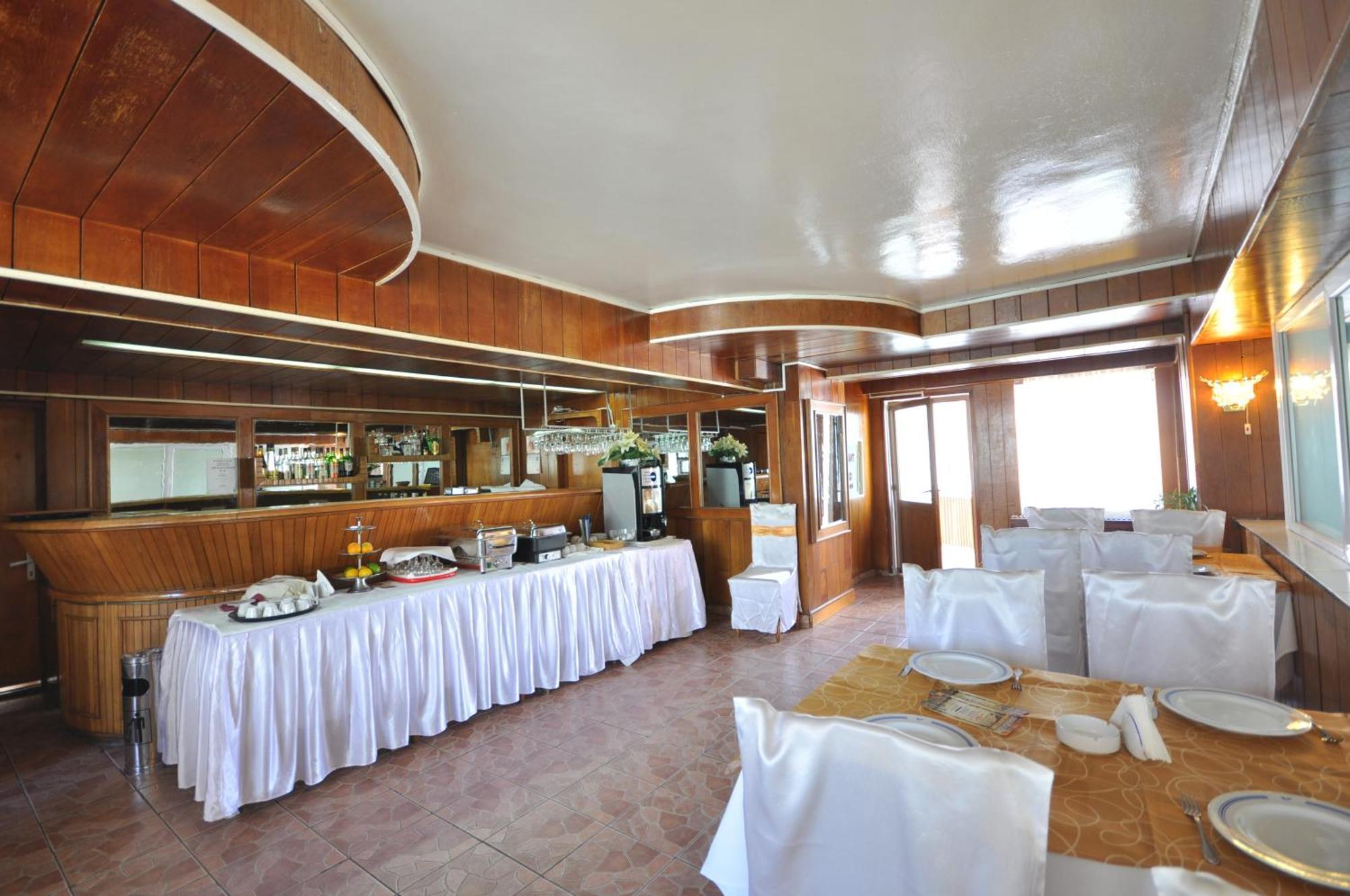 Hotel Dobrogea Köstence Restoran fotoğraf