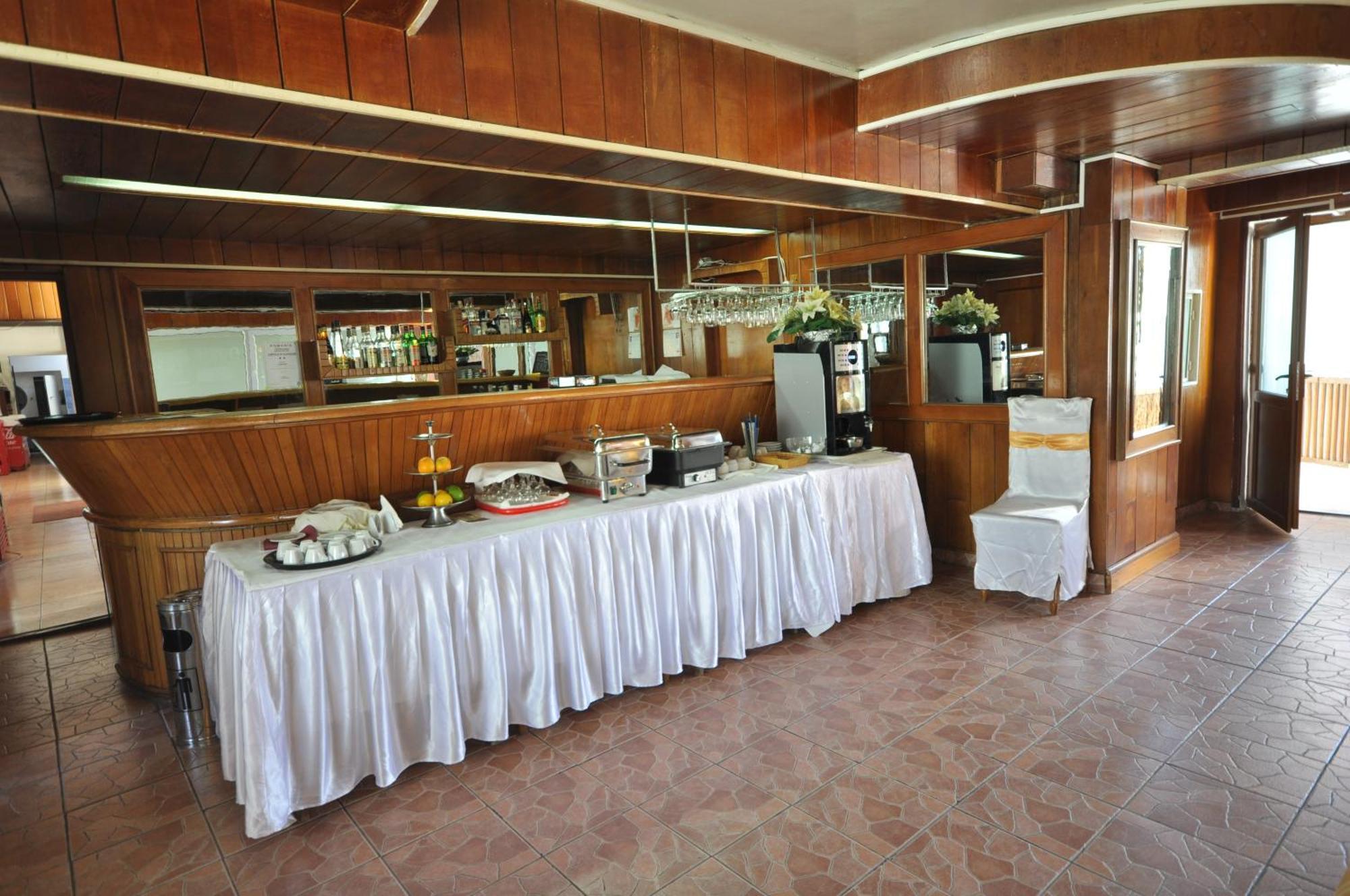 Hotel Dobrogea Köstence Restoran fotoğraf